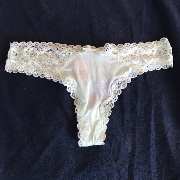 VS mint lace bra and thong - Picture 6 of 7